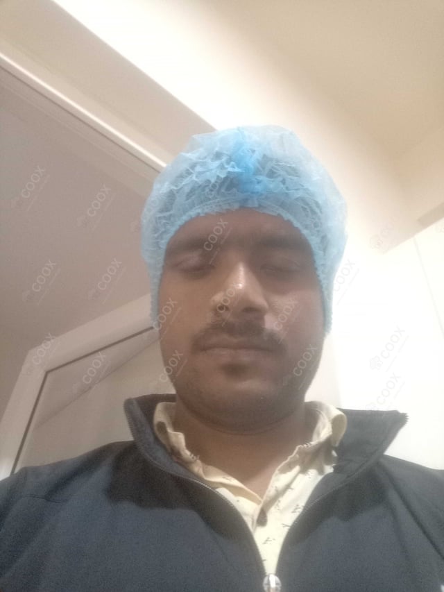 Chef from COOX at bookings. Professional cooks chefs at home