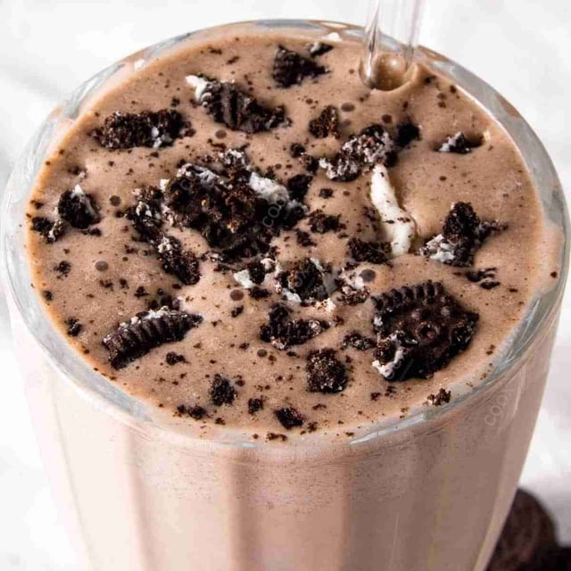 Tasty Oreo Cookie Milkshake cooked by COOX chefs cooks during occasions parties events at home