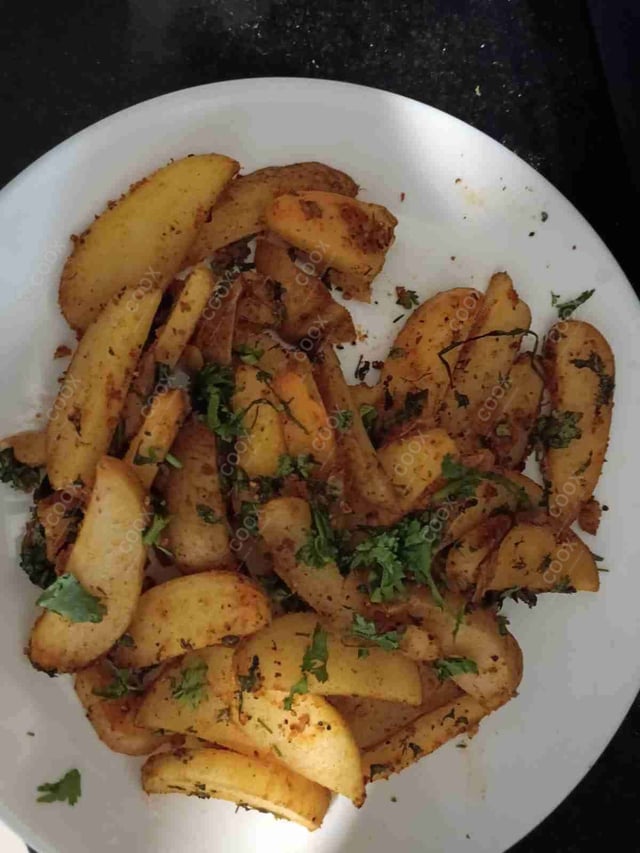 Tasty Potato Wedges cooked by COOX chefs cooks during occasions parties events at home