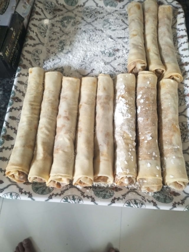Tasty Chicken Spring Rolls cooked by COOX chefs cooks during occasions parties events at home