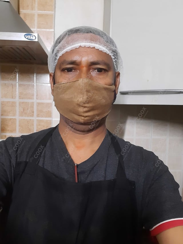 Chef from COOX at bookings. Professional cooks chefs at home