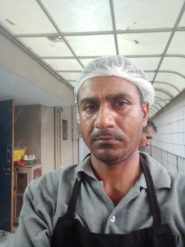 Chef from COOX at bookings. Professional cooks chefs at home