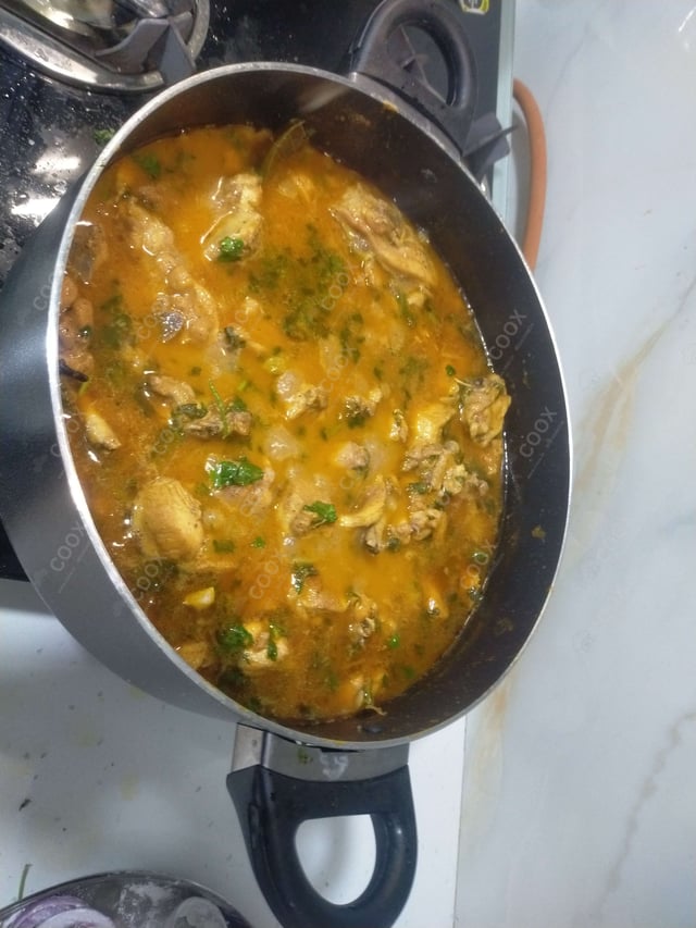 Tasty Chettinad Chicken cooked by COOX chefs cooks during occasions parties events at home