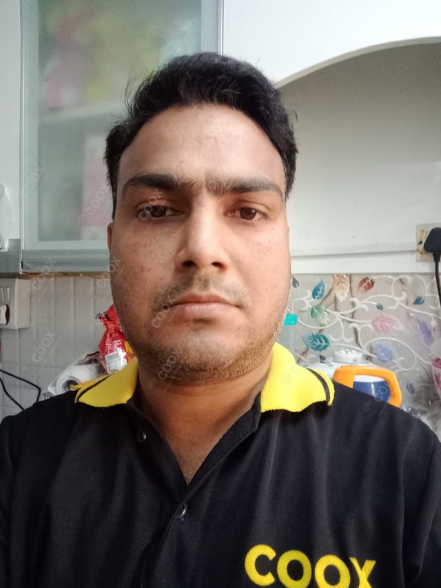 Chef from COOX at bookings. Professional cooks chefs at home