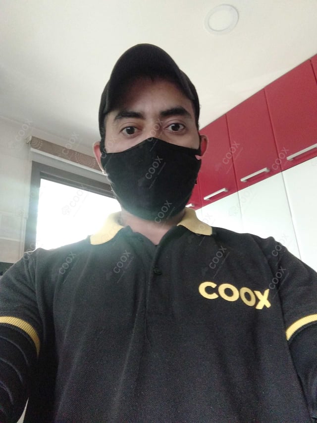 Chef from COOX at bookings. Professional cooks chefs at home