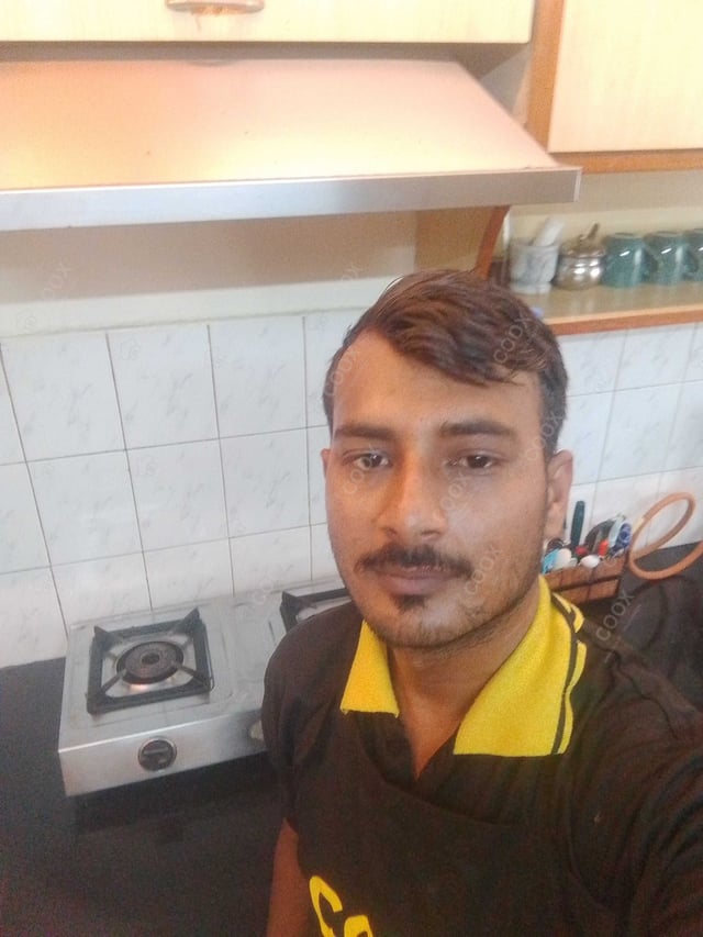 Chef from COOX at bookings. Professional cooks chefs at home