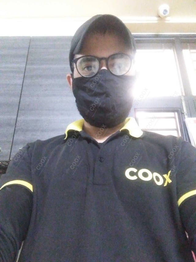 Chef from COOX at bookings. Professional cooks chefs at home