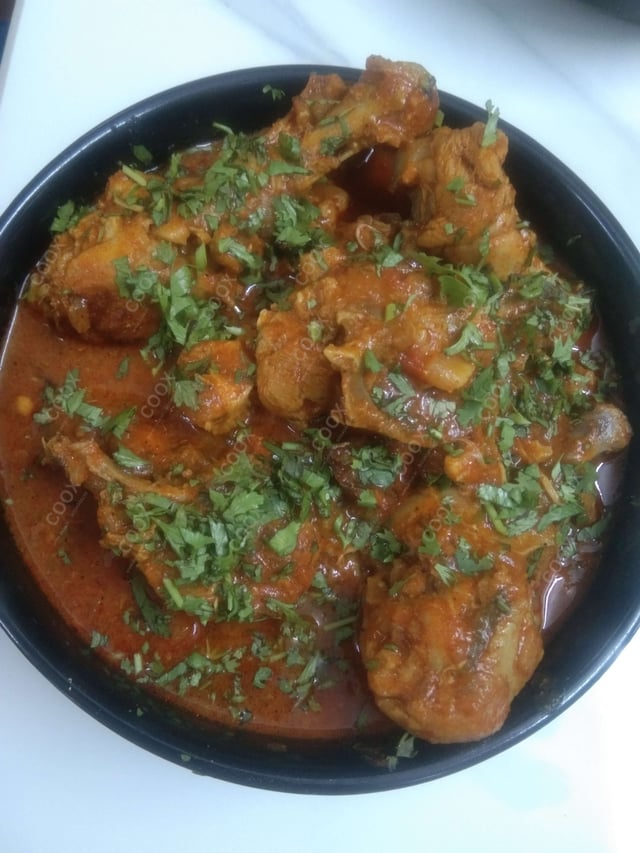 Tasty Chicken Curry cooked by COOX chefs cooks during occasions parties events at home