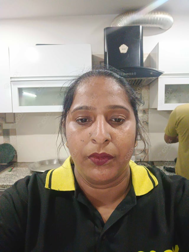 Chef from COOX at bookings. Professional cooks chefs at home