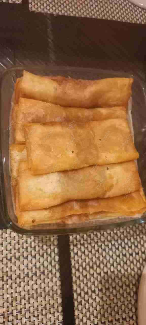 Tasty Chicken Spring Rolls cooked by COOX chefs cooks during occasions parties events at home