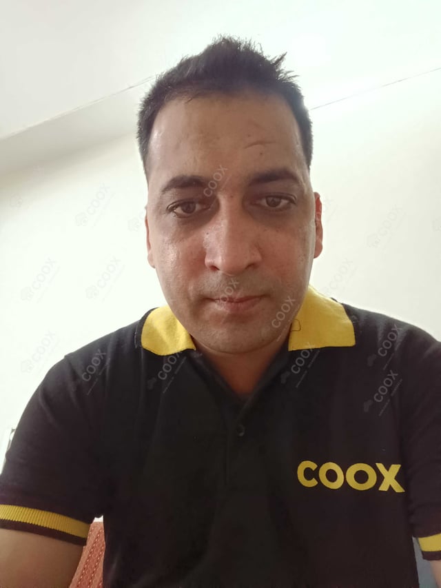 Chef from COOX at bookings. Professional cooks chefs at home