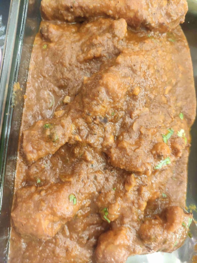 Tasty Chicken Korma cooked by COOX chefs cooks during occasions parties events at home