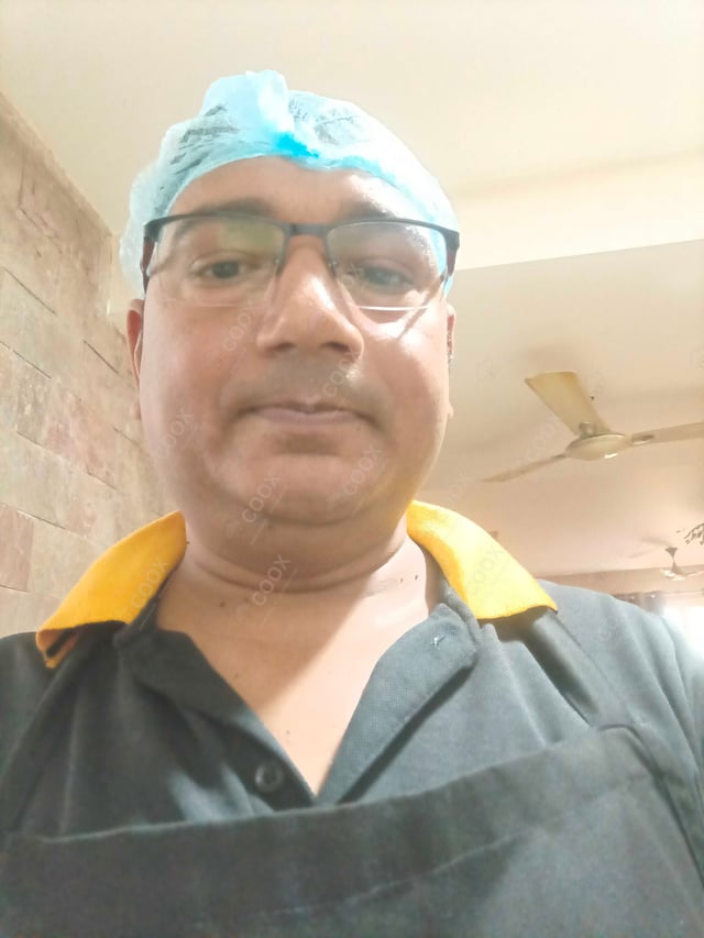 Chef from COOX at bookings. Professional cooks chefs at home