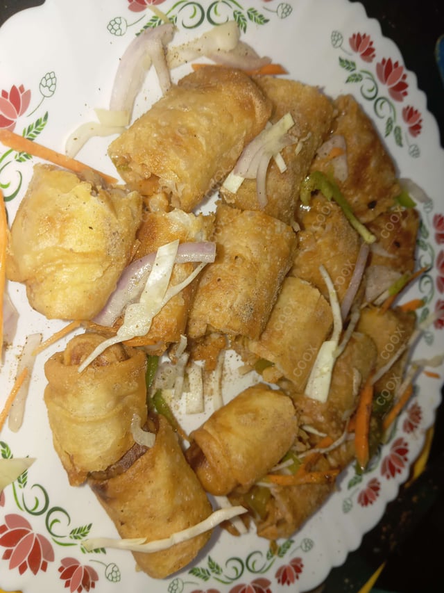 Tasty Chicken Spring Rolls cooked by COOX chefs cooks during occasions parties events at home