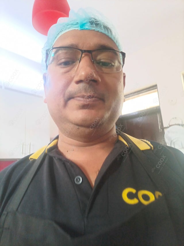 Chef from COOX at bookings. Professional cooks chefs at home