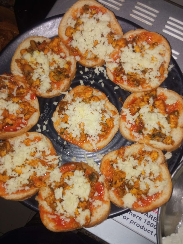 Tasty Chicken Bruschetta cooked by COOX chefs cooks during occasions parties events at home