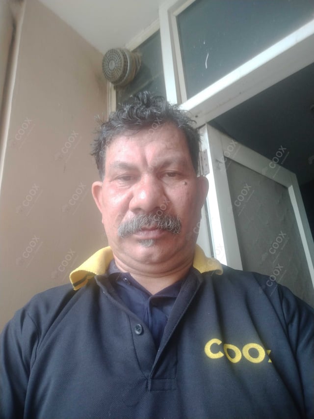 Chef from COOX at bookings. Professional cooks chefs at home