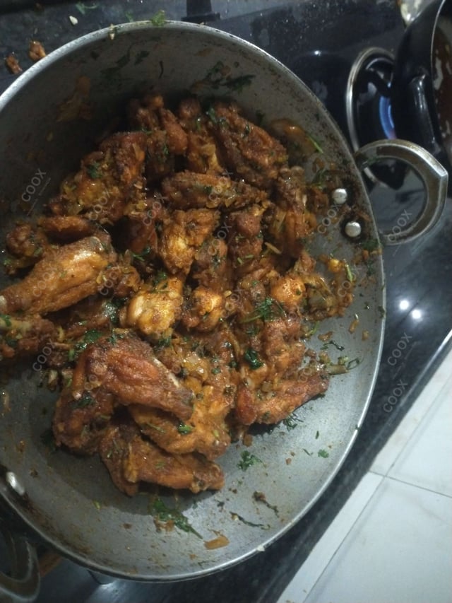 Tasty Chicken Wings cooked by COOX chefs cooks during occasions parties events at home