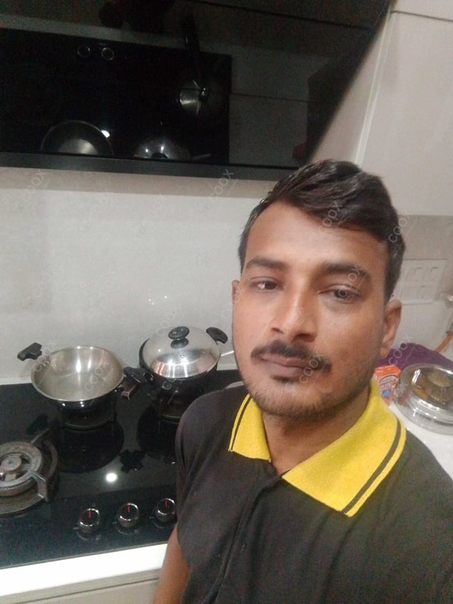 Chef from COOX at bookings. Professional cooks chefs at home