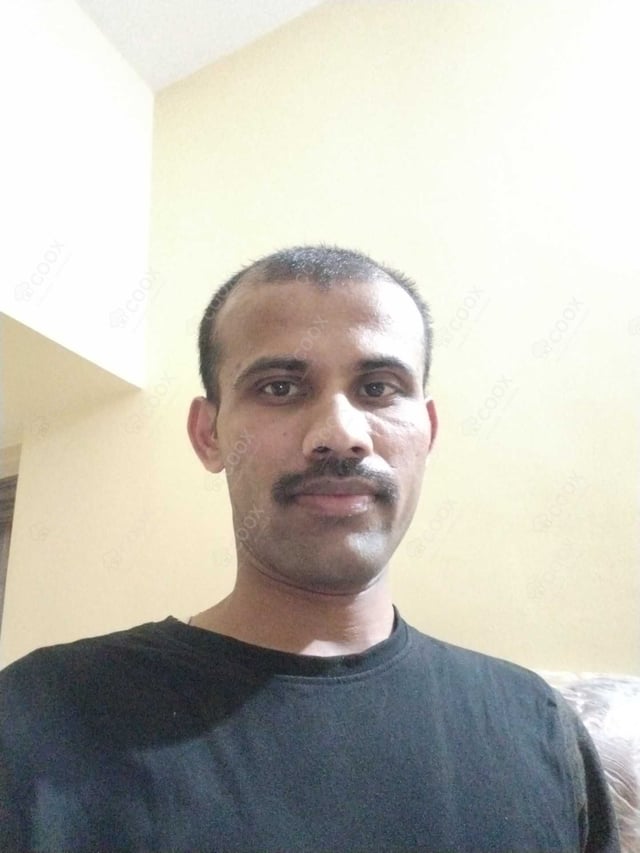 Chef from COOX at bookings. Professional cooks chefs at home