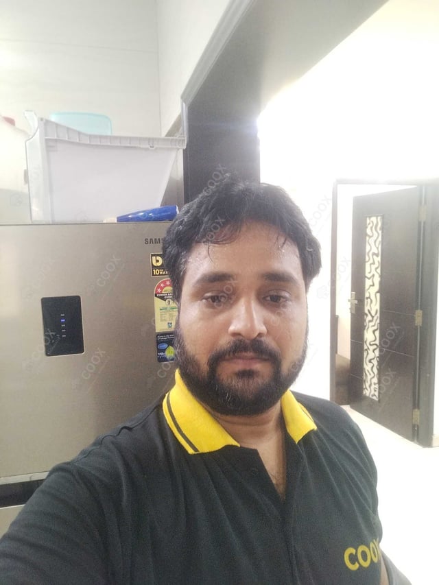 Chef from COOX at bookings. Professional cooks chefs at home