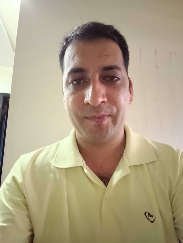 Chef from COOX at bookings. Professional cooks chefs at home