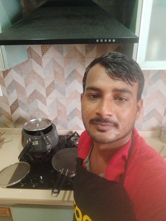 Chef from COOX at bookings. Professional cooks chefs at home