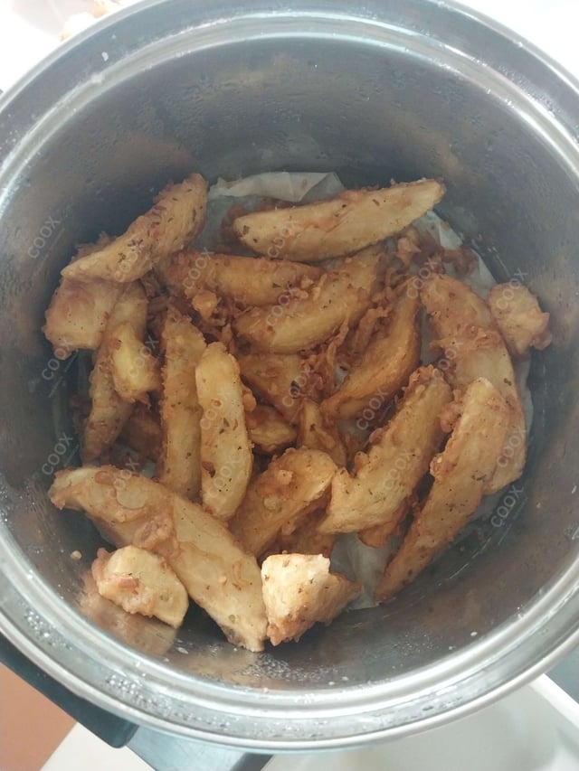 Tasty Potato Wedges cooked by COOX chefs cooks during occasions parties events at home