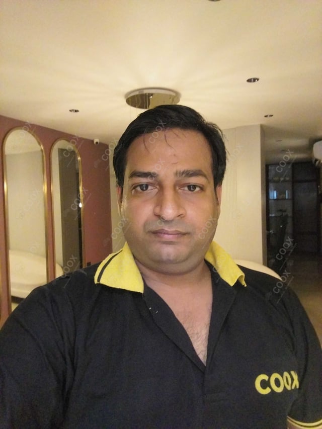 Chef from COOX at bookings. Professional cooks chefs at home