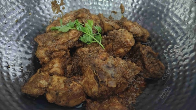 Tasty Chicken Korma cooked by COOX chefs cooks during occasions parties events at home