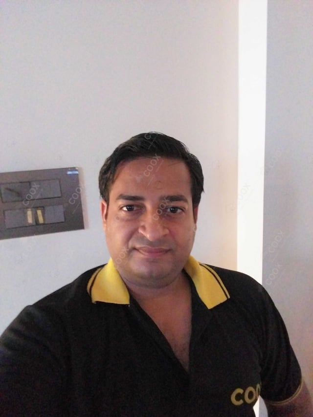 Chef from COOX at bookings. Professional cooks chefs at home