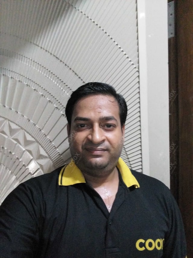 Chef from COOX at bookings. Professional cooks chefs at home