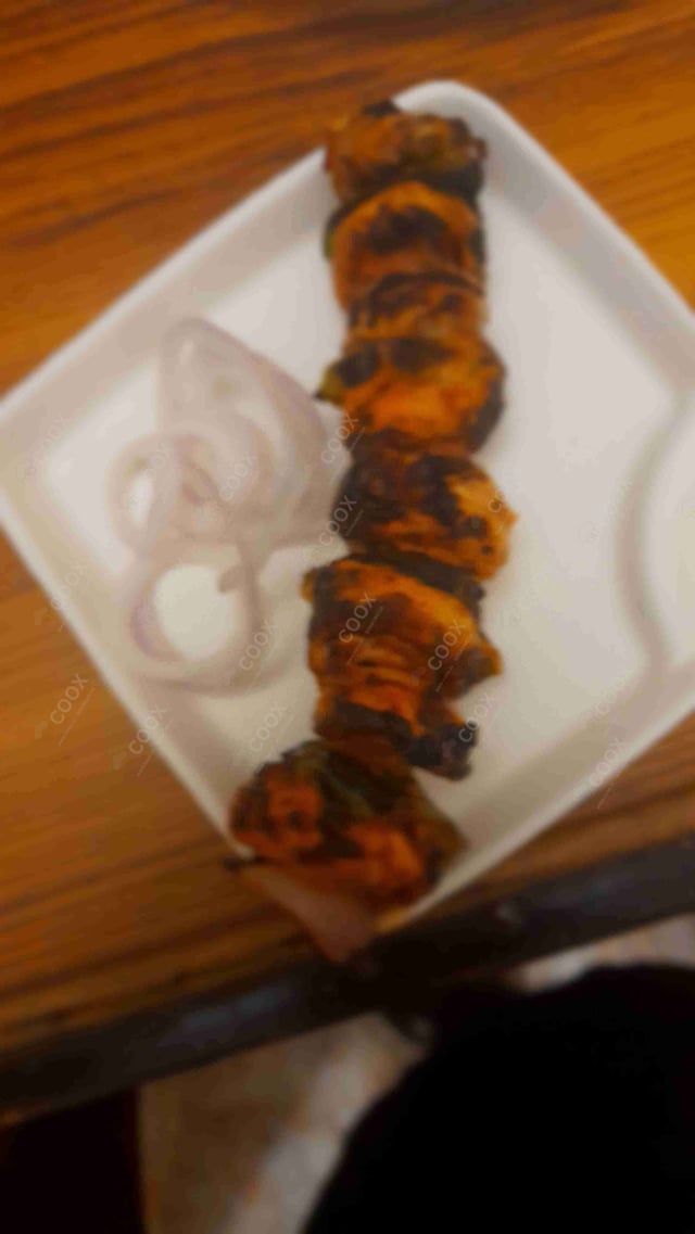 Tasty Chicken Tikka cooked by COOX chefs cooks during occasions parties events at home