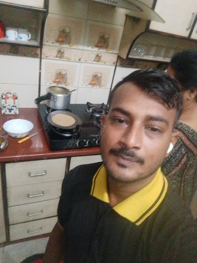 Chef from COOX at bookings. Professional cooks chefs at home