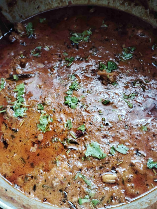 Tasty Chettinad Chicken cooked by COOX chefs cooks during occasions parties events at home