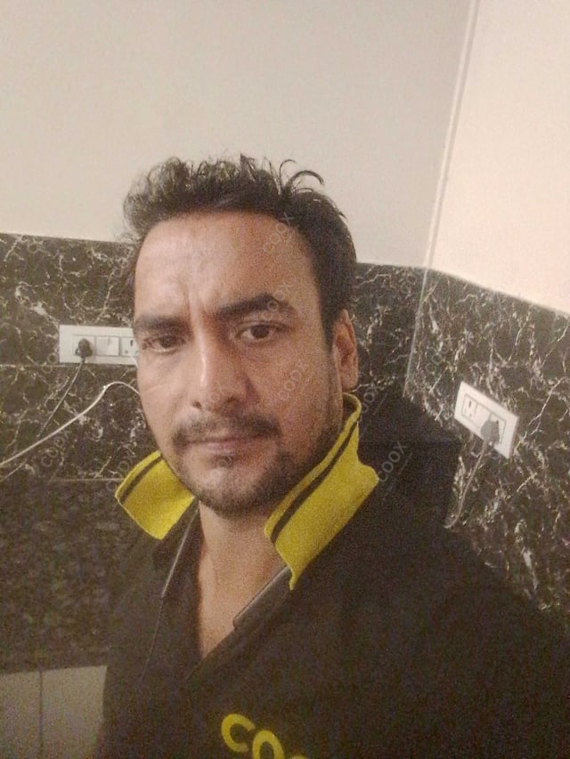 Chef from COOX at bookings. Professional cooks chefs at home