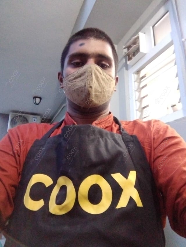 Chef from COOX at bookings. Professional cooks chefs at home