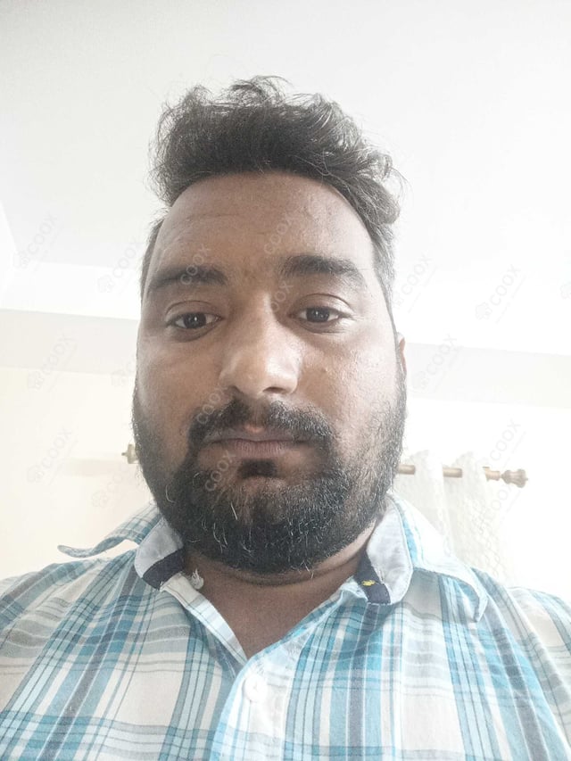 Chef from COOX at bookings. Professional cooks chefs at home