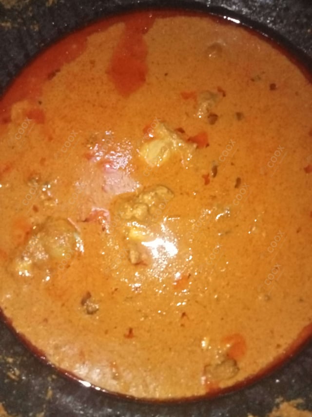 Tasty Chettinad Chicken cooked by COOX chefs cooks during occasions parties events at home