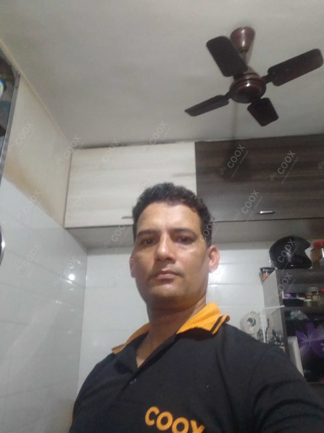 Chef from COOX at bookings. Professional cooks chefs at home