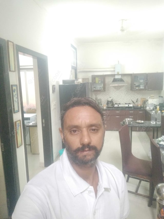 Chef from COOX at bookings. Professional cooks chefs at home