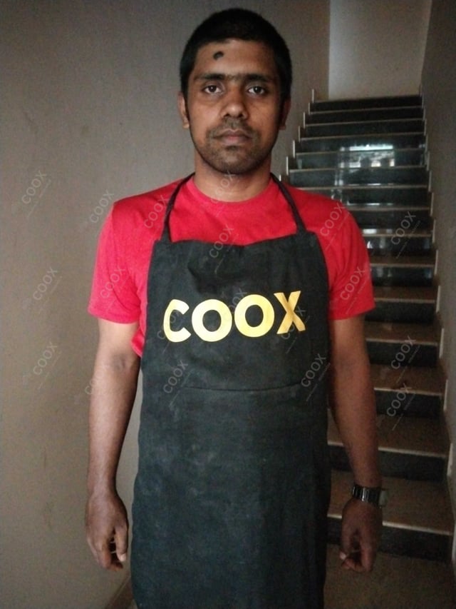 Chef from COOX at bookings. Professional cooks chefs at home