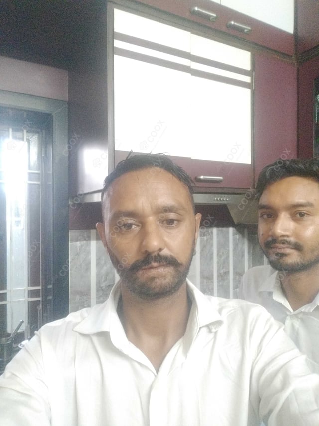 Chef from COOX at bookings. Professional cooks chefs at home