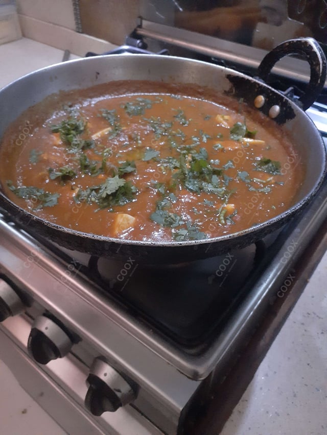 Tasty Kadhai Chicken cooked by COOX chefs cooks during occasions parties events at home