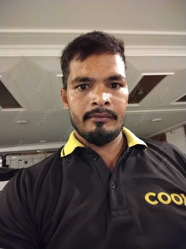 Chef from COOX at bookings. Professional cooks chefs at home