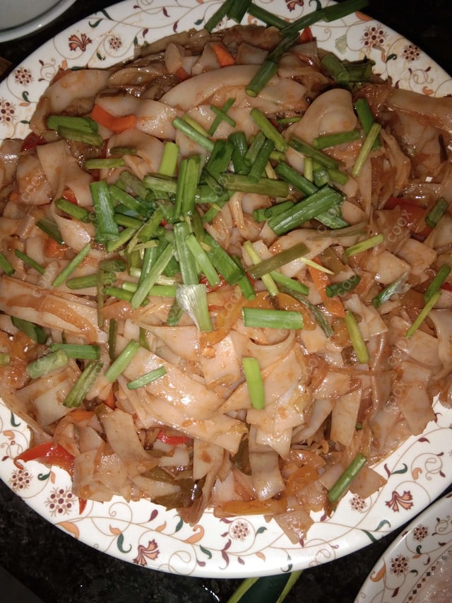 Tasty Veg Pad Thai Noodles cooked by COOX chefs cooks during occasions parties events at home