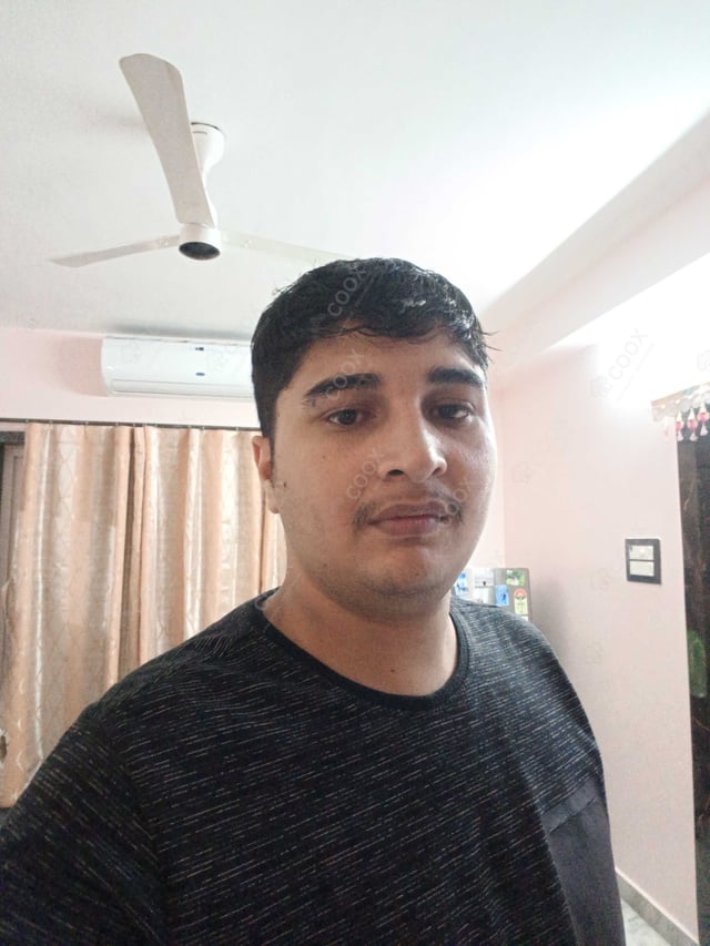 Chef from COOX at bookings. Professional cooks chefs at home