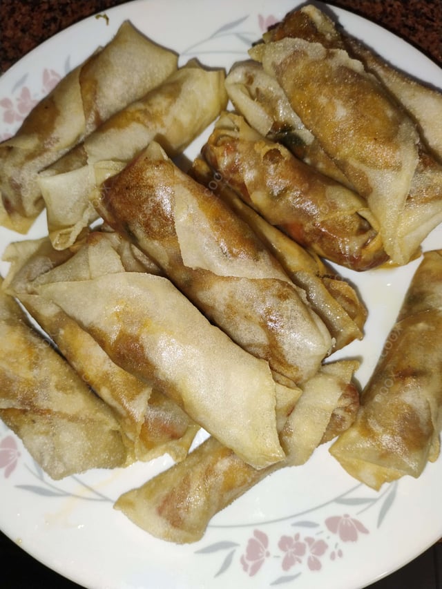 Tasty Chicken Spring Rolls cooked by COOX chefs cooks during occasions parties events at home