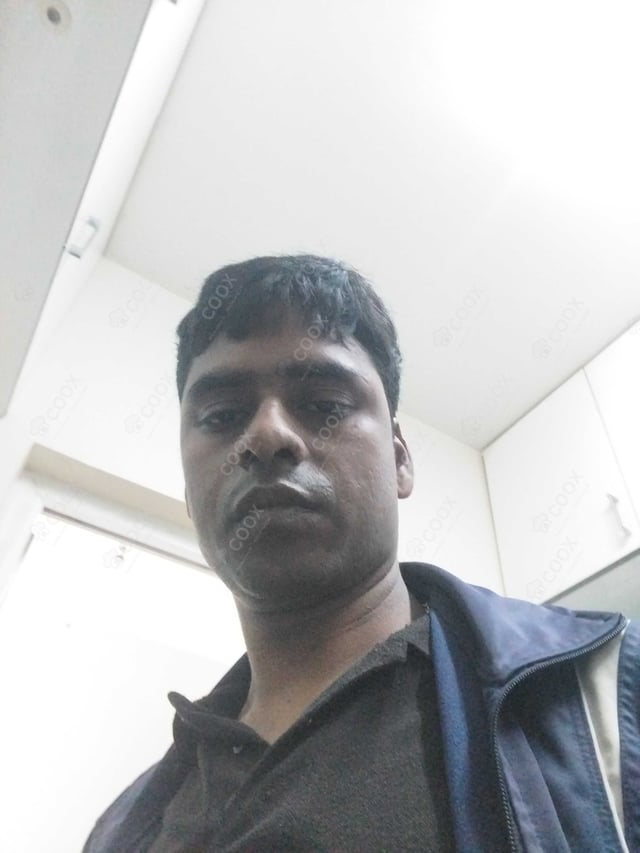 Chef from COOX at bookings. Professional cooks chefs at home