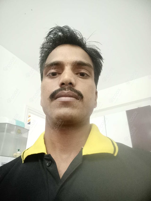 Chef from COOX at bookings. Professional cooks chefs at home